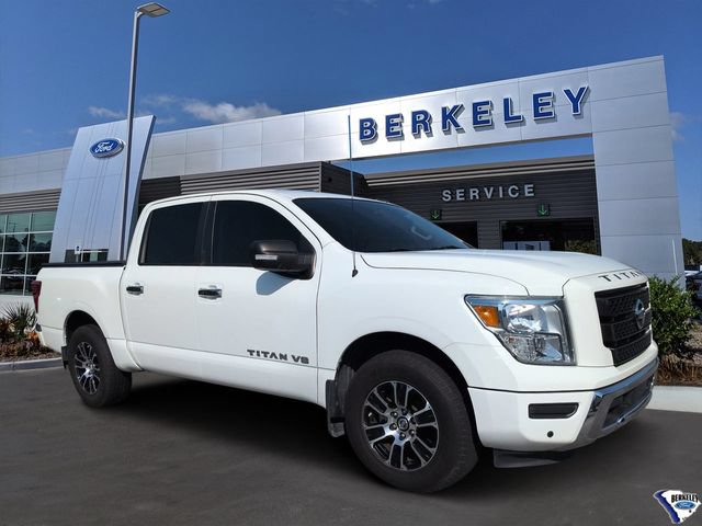 Used 2020 Nissan Titan SV w/ SV Convenience Package RWD image 1