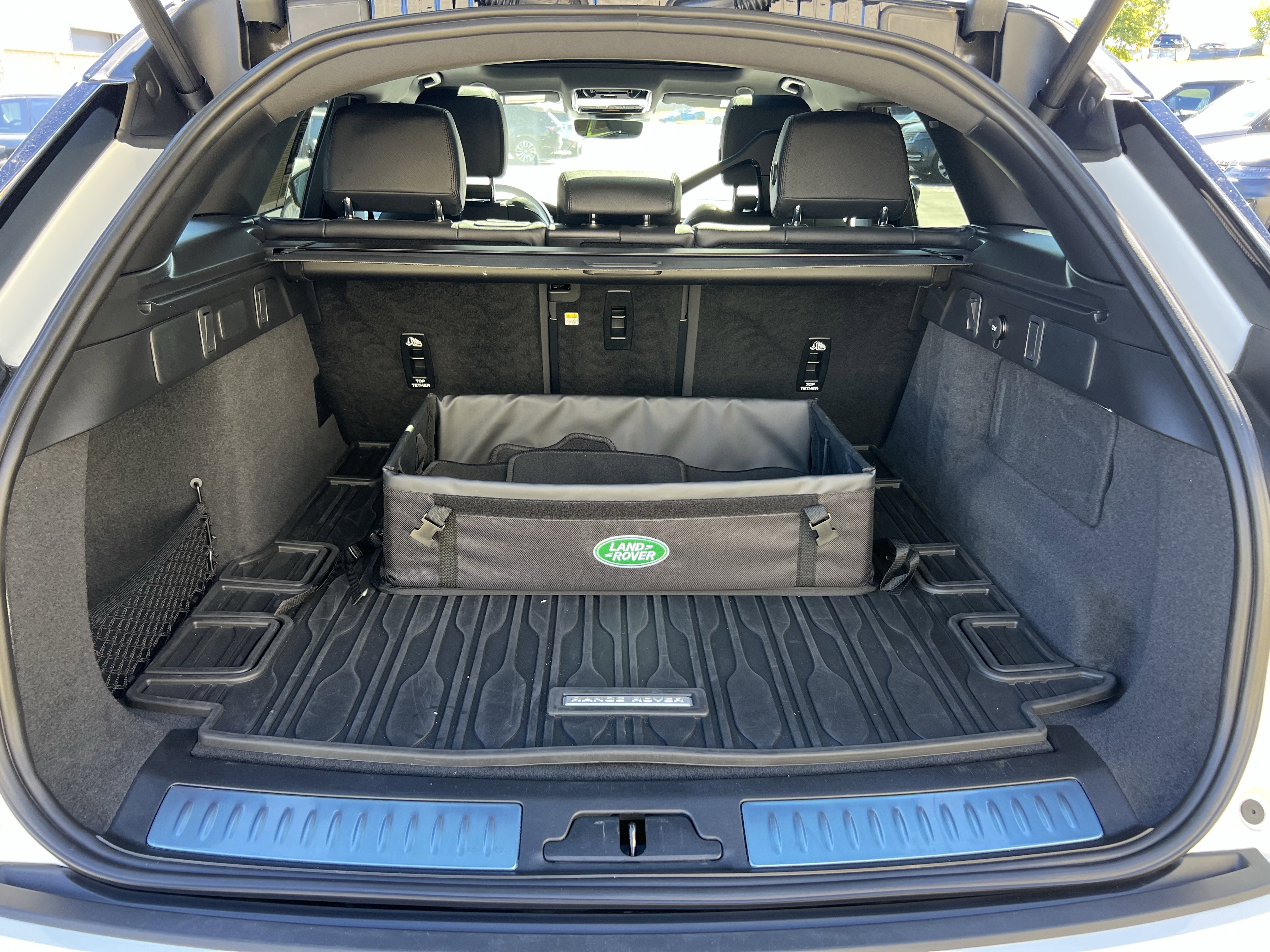 Used 2024 Land Rover Range Rover Velar Dynamic SE image 35