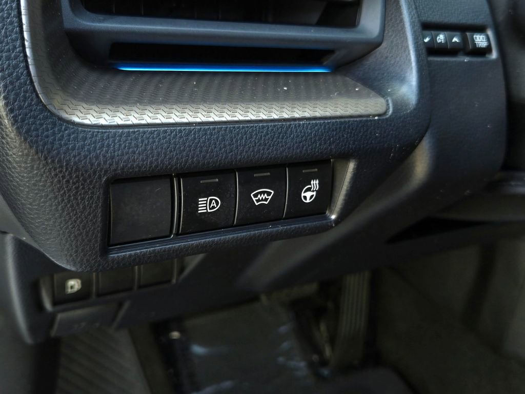 Used 2024 Toyota Prius XLE FWD image 19