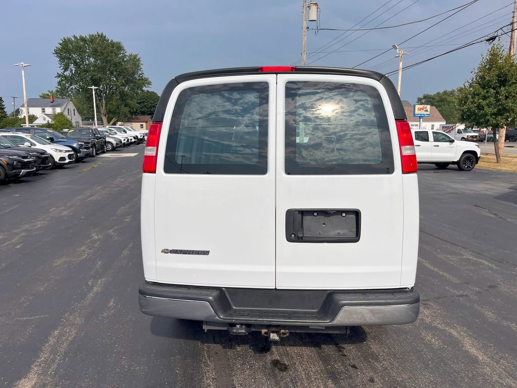 Used 2023 Chevrolet Express 2500 Extended w/ Chrome Appearance Package image 9