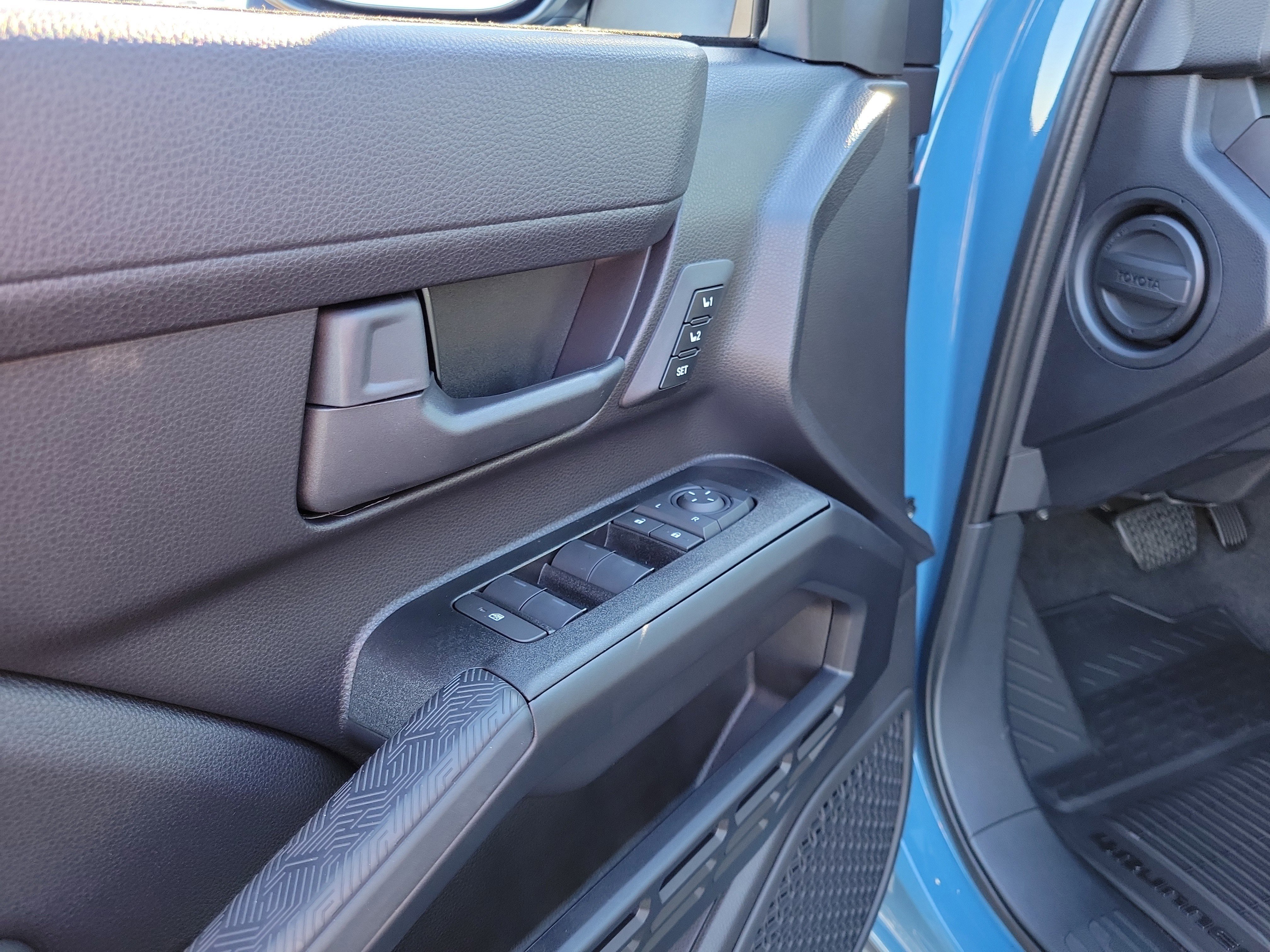 New 2025 Toyota 4Runner TRD Off-Road Premium image 18