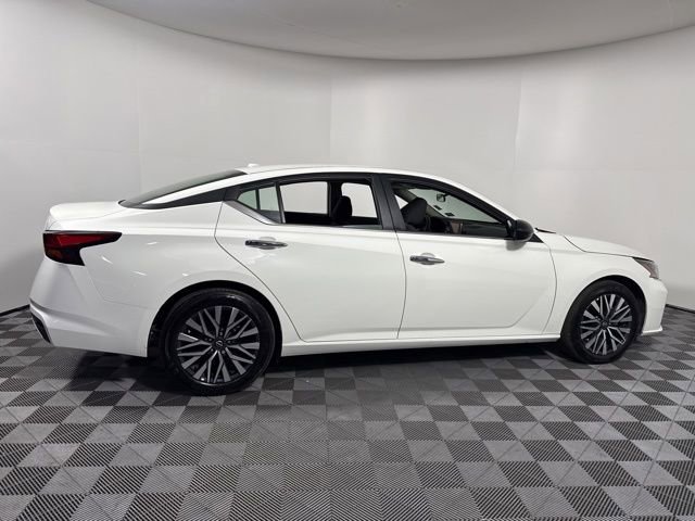 Used 2025 Nissan Altima 2.5 SV image 8