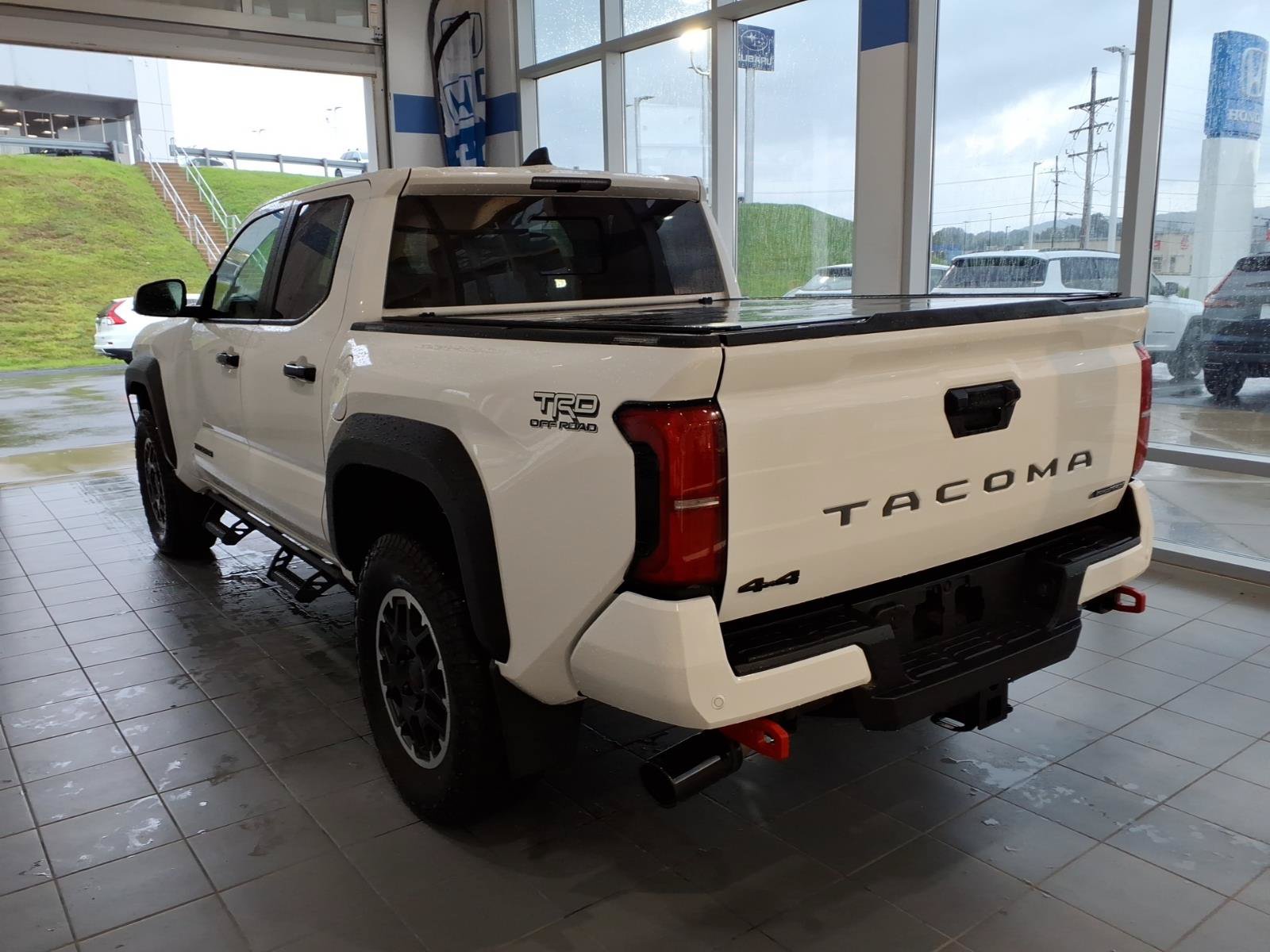 Used 2024 Toyota Tacoma TRD Off-Road w/ TRD Off Road Upgrade Package AWD/4WD image 6