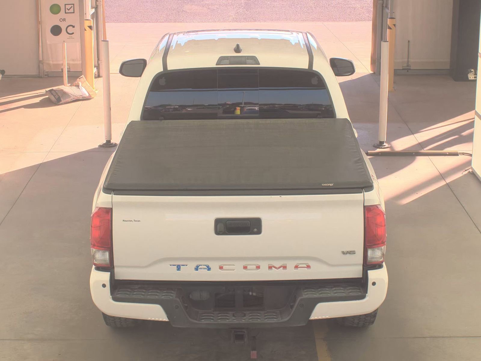 Used 2017 Toyota Tacoma TRD Sport image 6