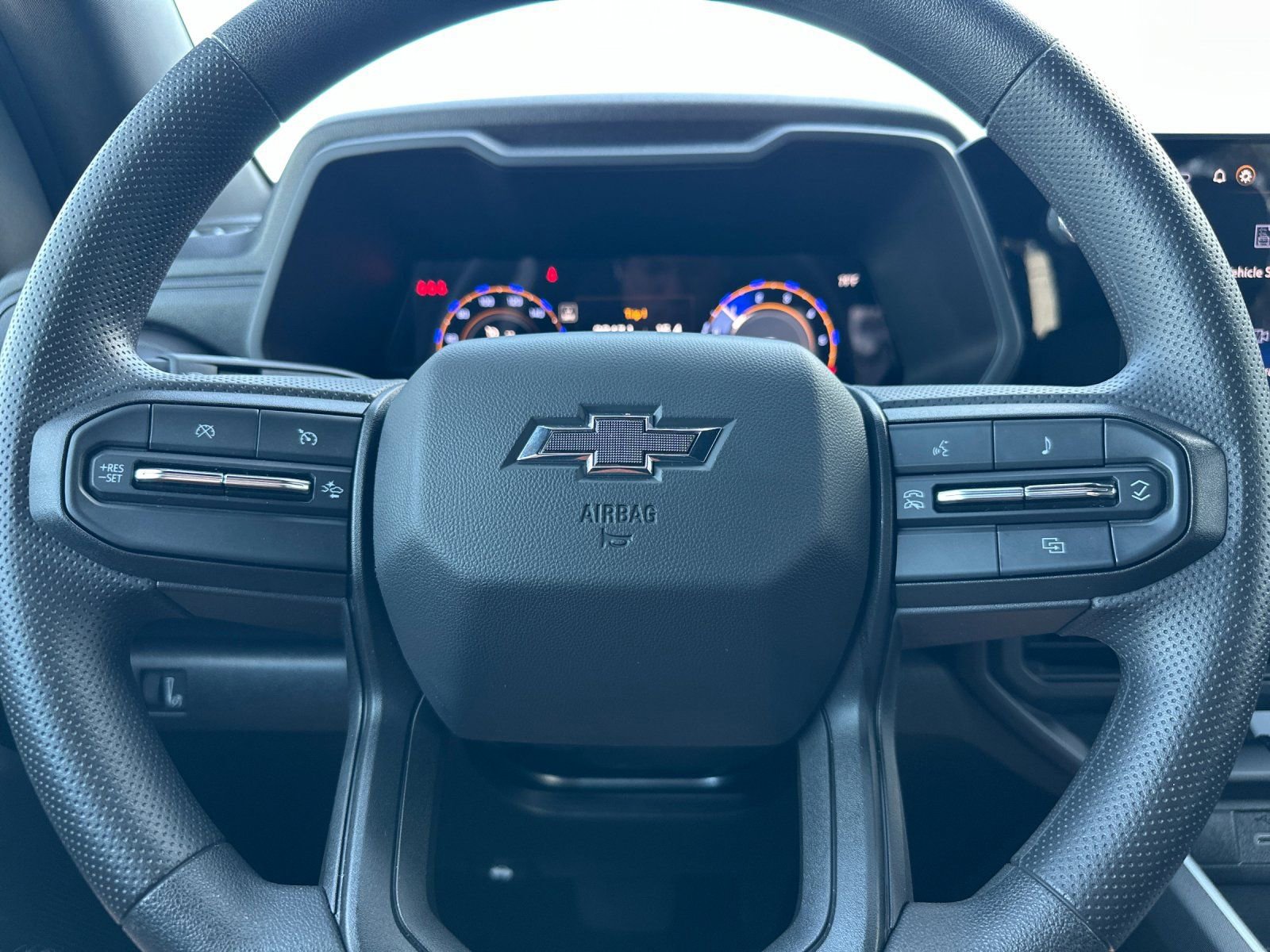 Used 2024 Chevrolet Colorado Trail Boss w/ Safety Package image 25