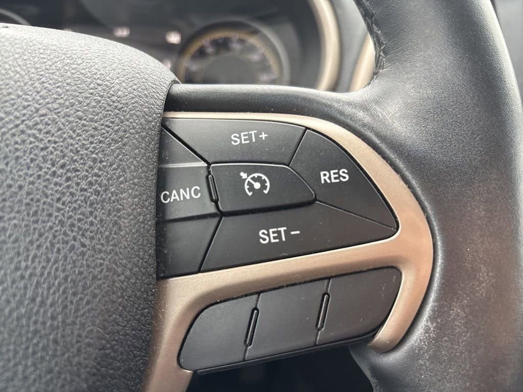 Used 2016 Jeep Cherokee High Altitude image 24