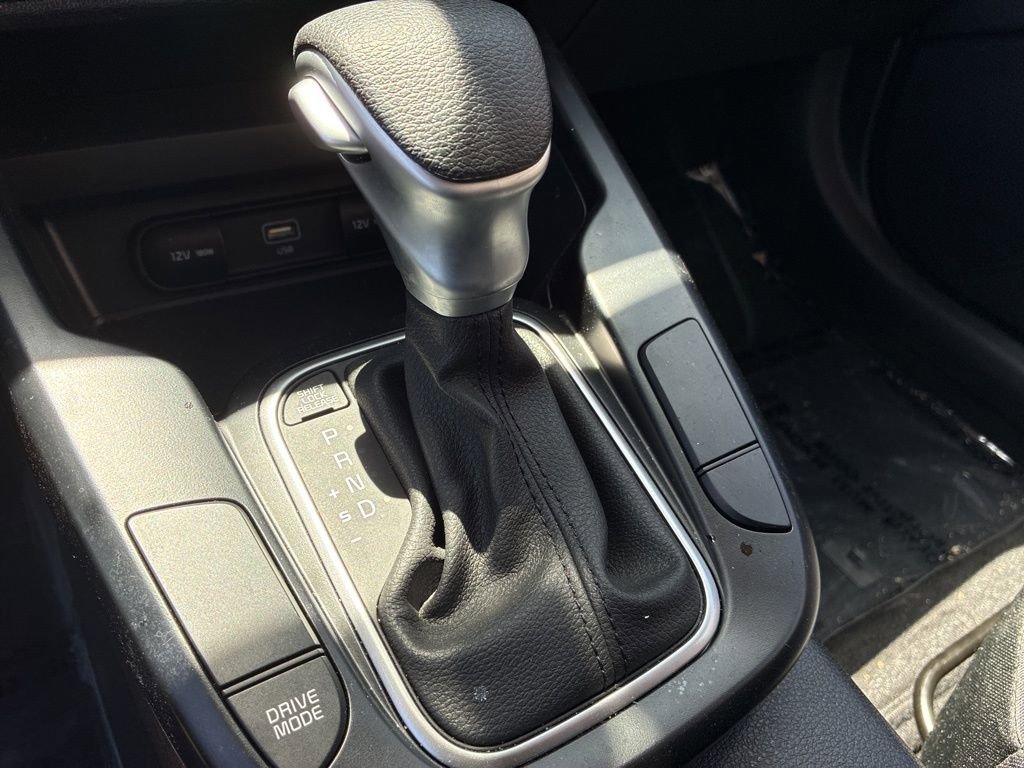 Used 2025 Kia Soul LX FWD image 32