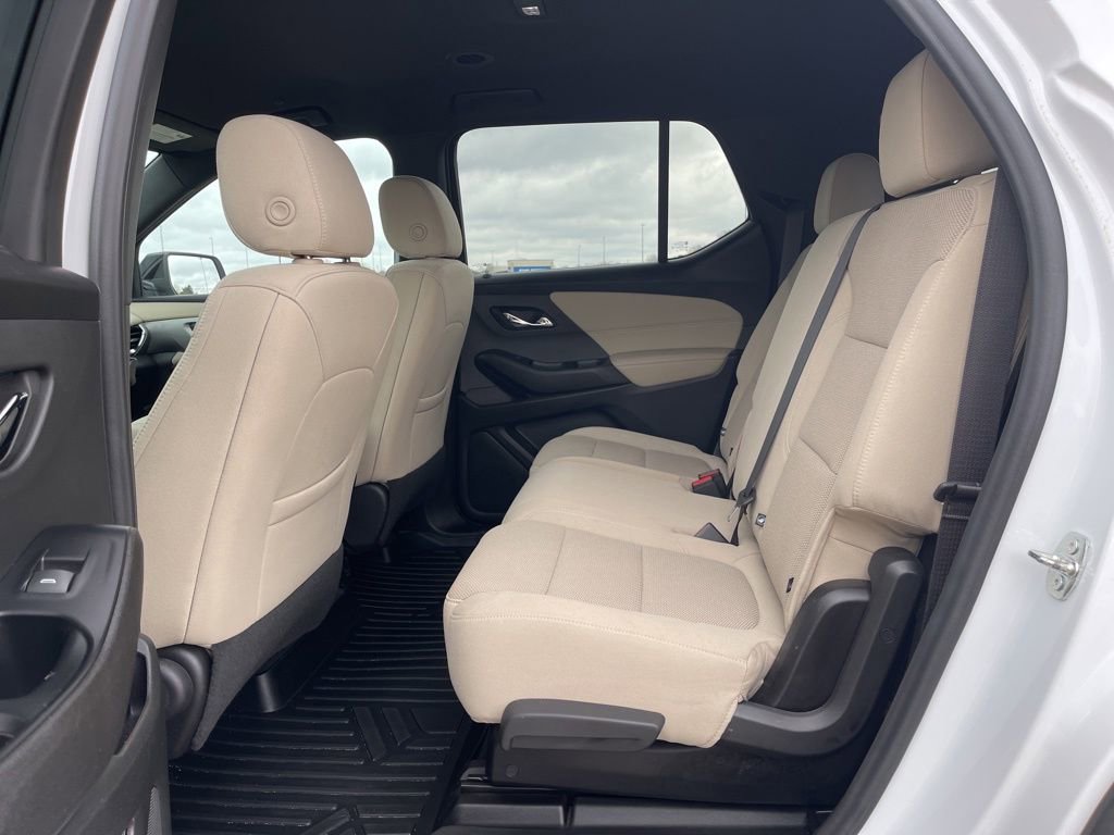 Used 2022 Chevrolet Traverse LS image 11