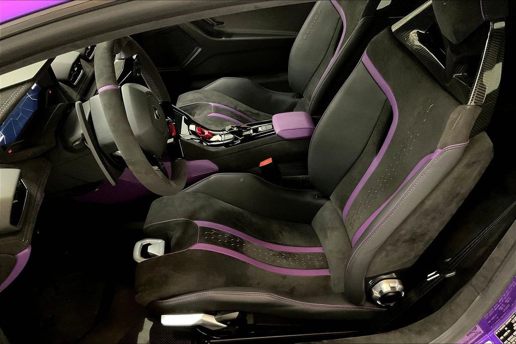 Used 2024 Lamborghini Huracan Tecnica image 8