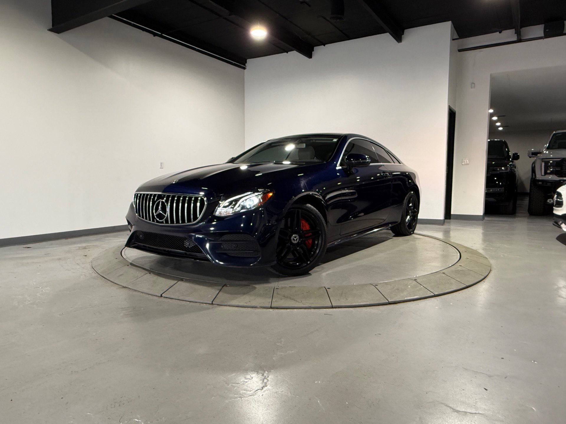 Used 2018 Mercedes-Benz E 400 4MATIC Coupe image 4