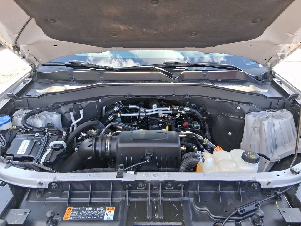 Used 2023 Ford Explorer XLT w/ Equipment Group 202A RWD image 20