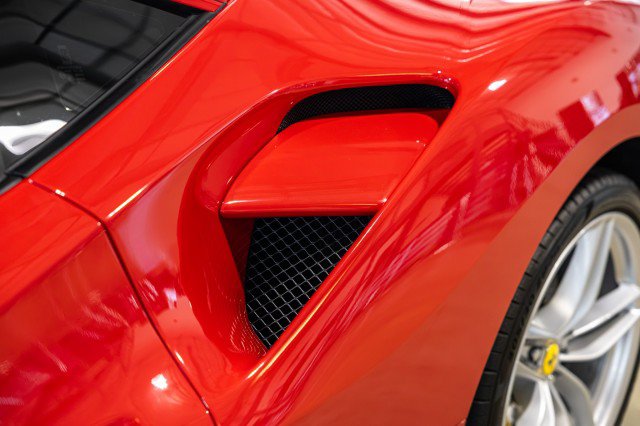 Used 2016 Ferrari 488 GTB RWD image 14