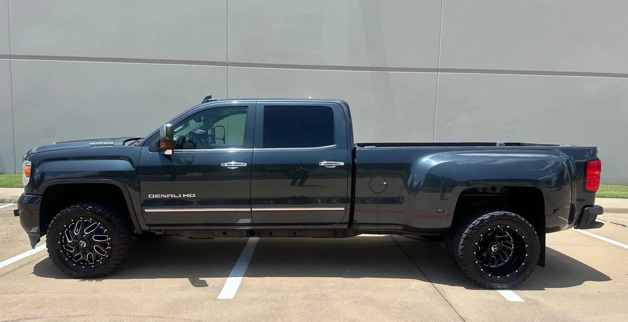 Used 2018 GMC Sierra 3500 Denali w/ Duramax Plus Package image 1
