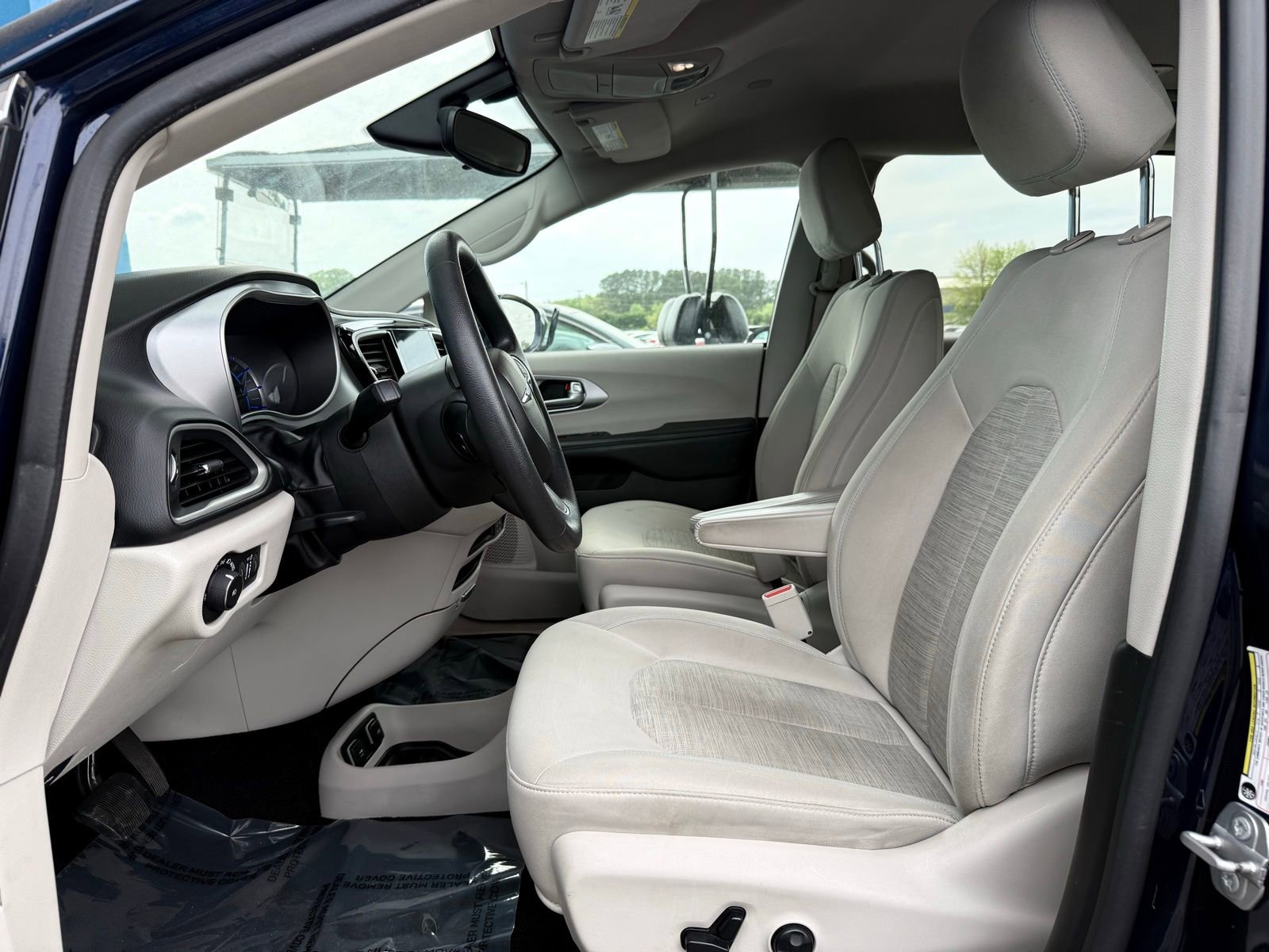 Used 2018 Chrysler Pacifica Touring Plus image 19