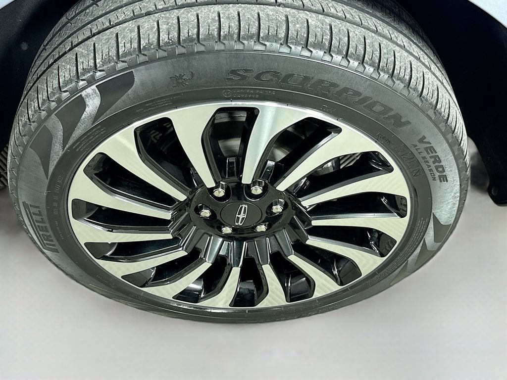 Used 2023 Lincoln Navigator L Black Label AWD/4WD image 34