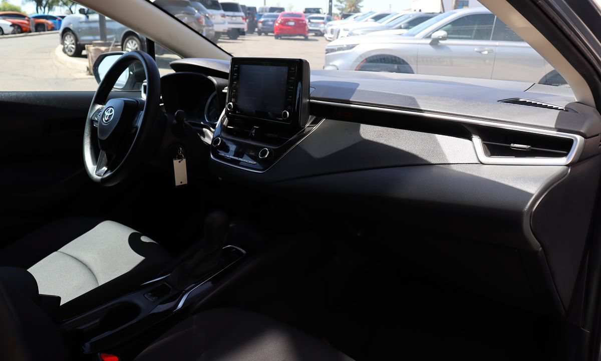 Used 2022 Toyota Corolla LE FWD image 35