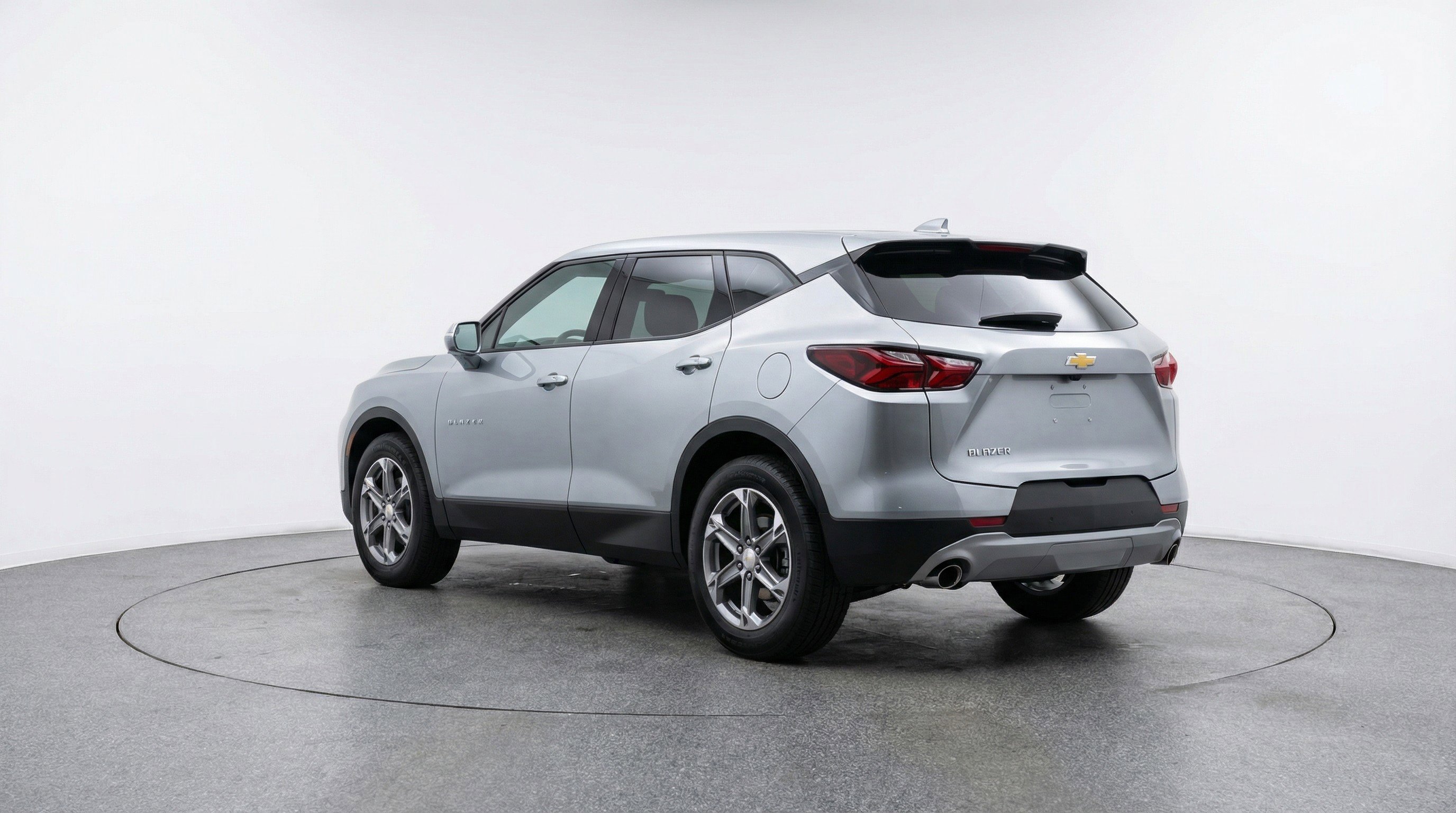 Used 2025 Chevrolet Blazer LT FWD image 6