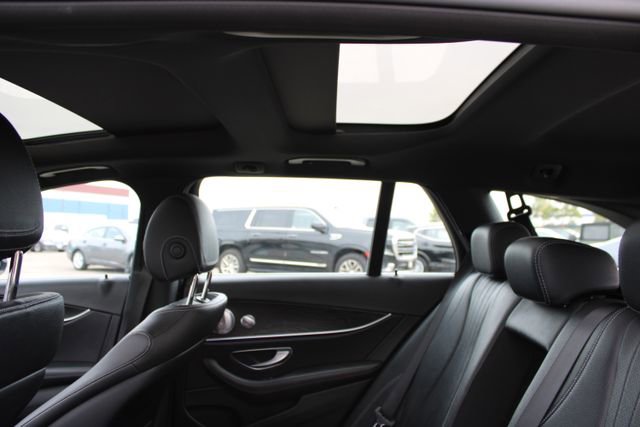 Used 2017 Mercedes-Benz E 400 4MATIC Wagon image 39