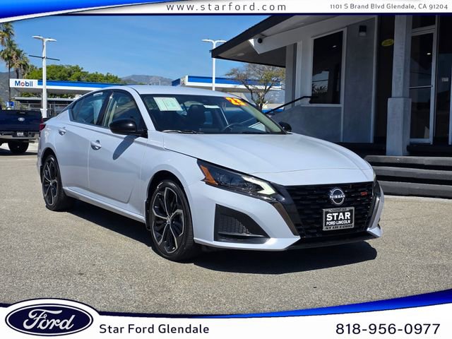 Used 2023 Nissan Altima 2.5 SR image 1
