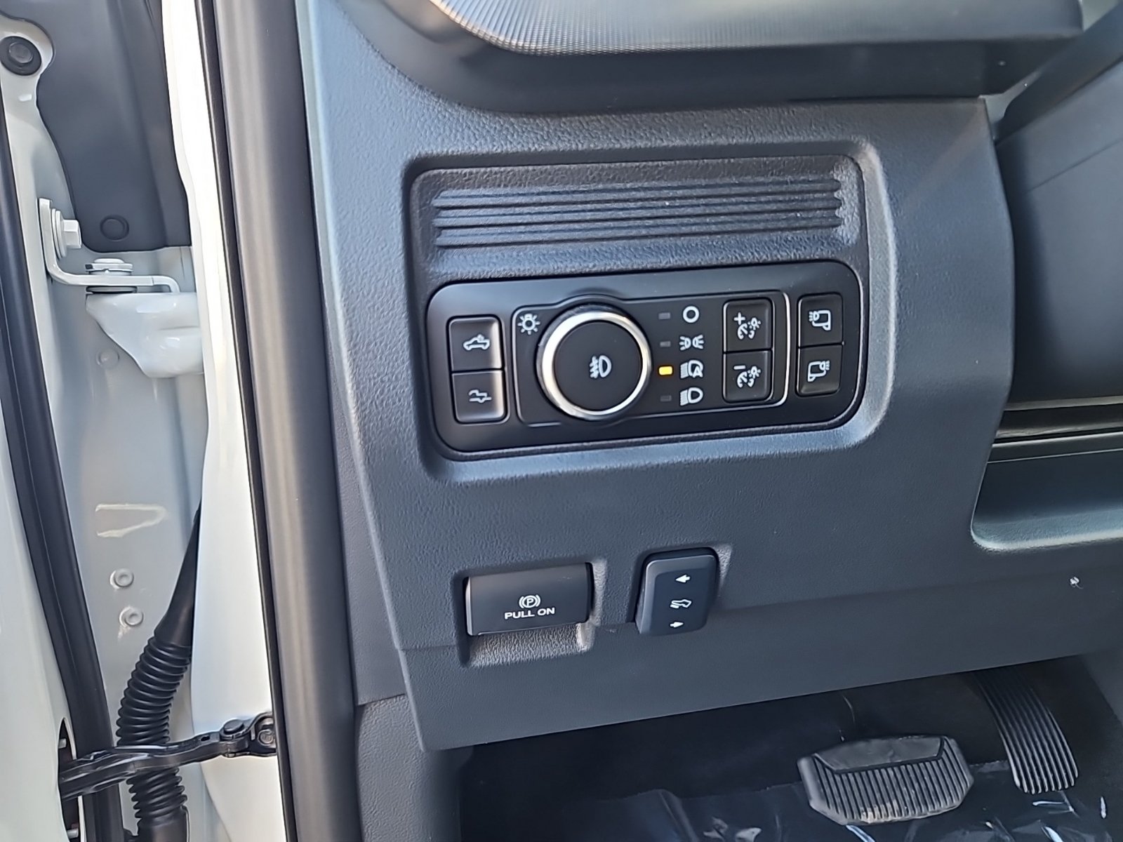 New 2027 Ford F450 Platinum w/ FX4 Off-Road Package AWD/4WD image 16