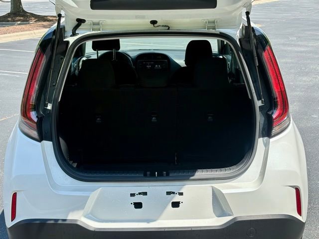 Used 2025 Kia Soul LX w/ LX Technology Package image 17