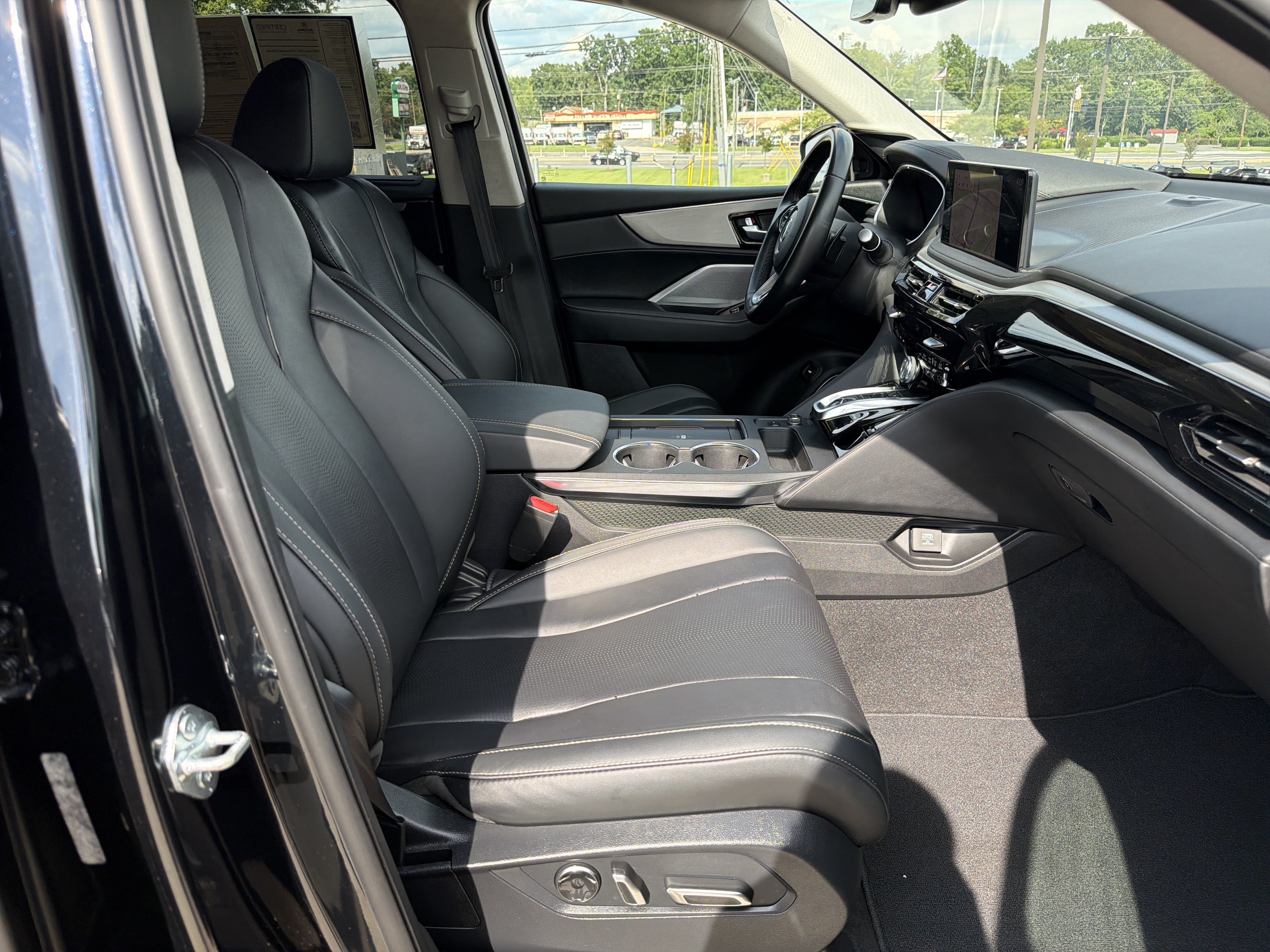 Certified 2025 Acura MDX w/ Technology Package FWD image 29
