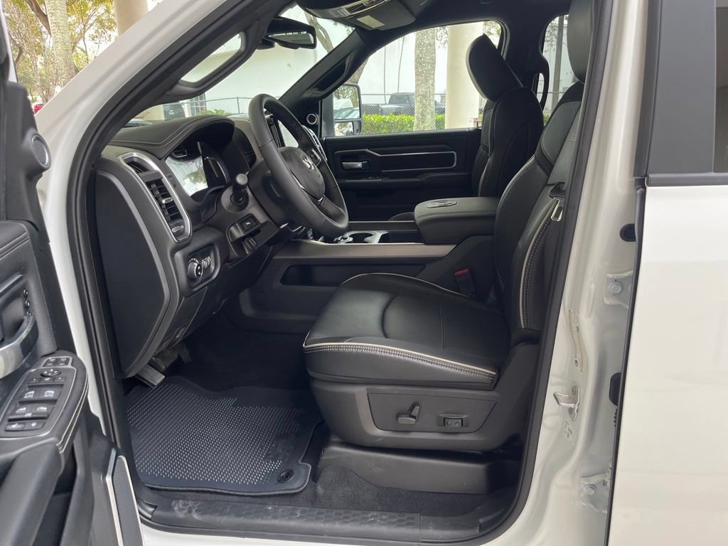 New 2024 RAM 2500 Laramie w/ Night Edition AWD/4WD image 6