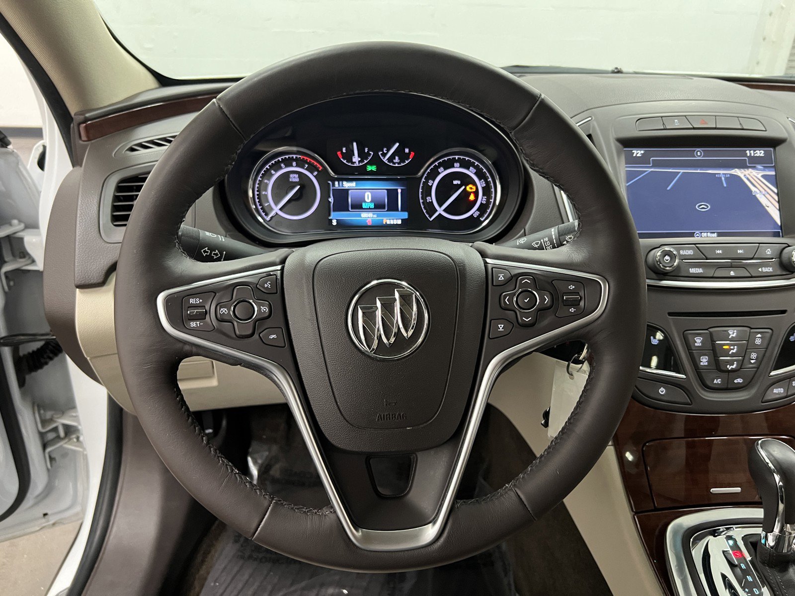 Used 2016 Buick Regal image 16