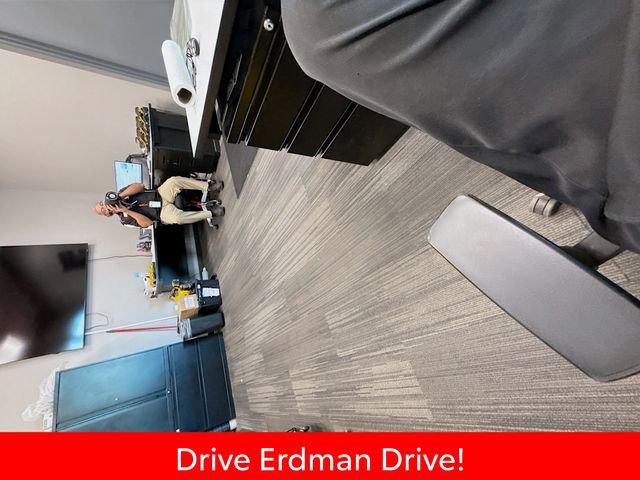 Used 2023 Toyota Highlander L image 39