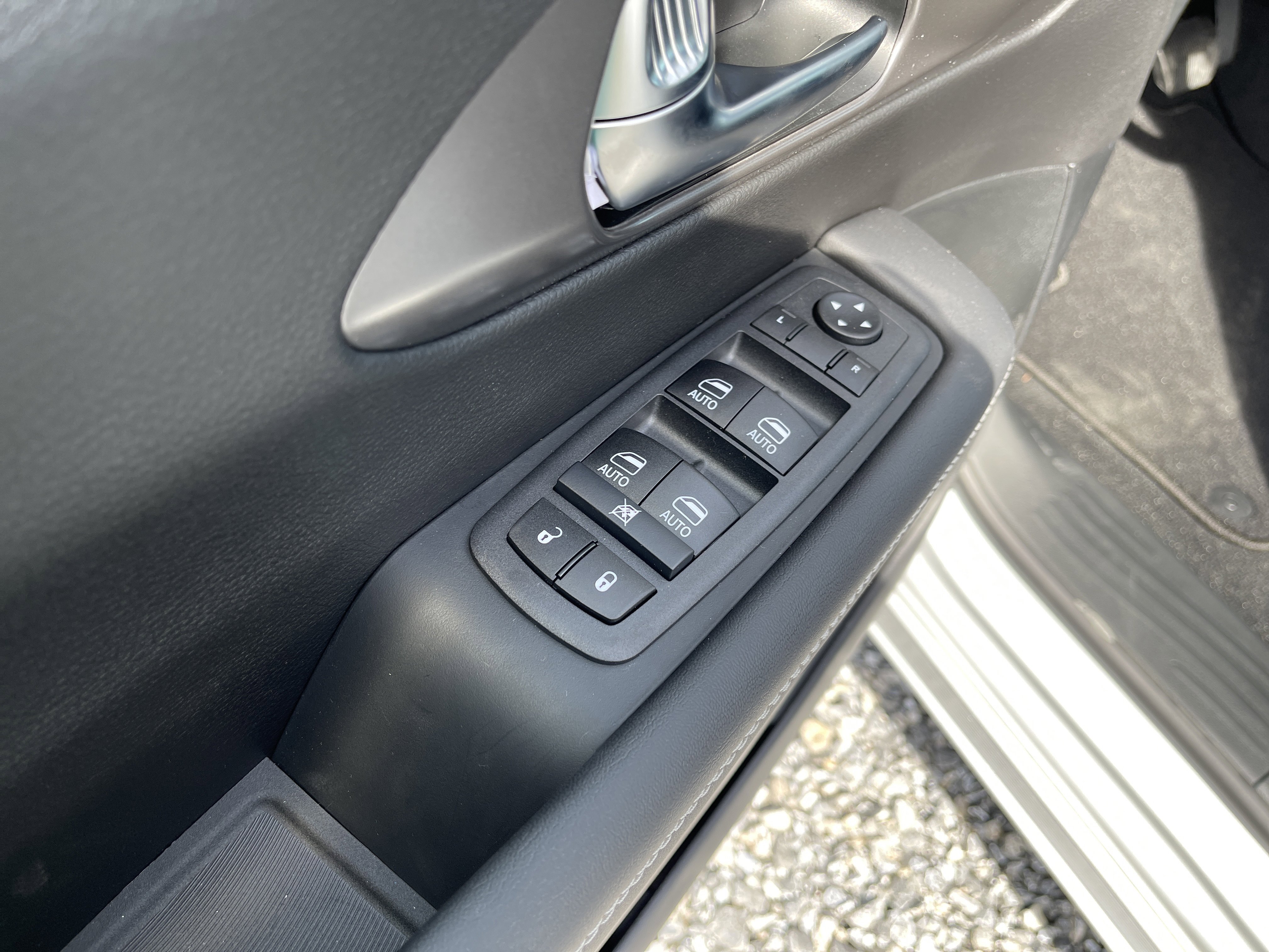 New 2026 Chrysler Pacifica Select image 8