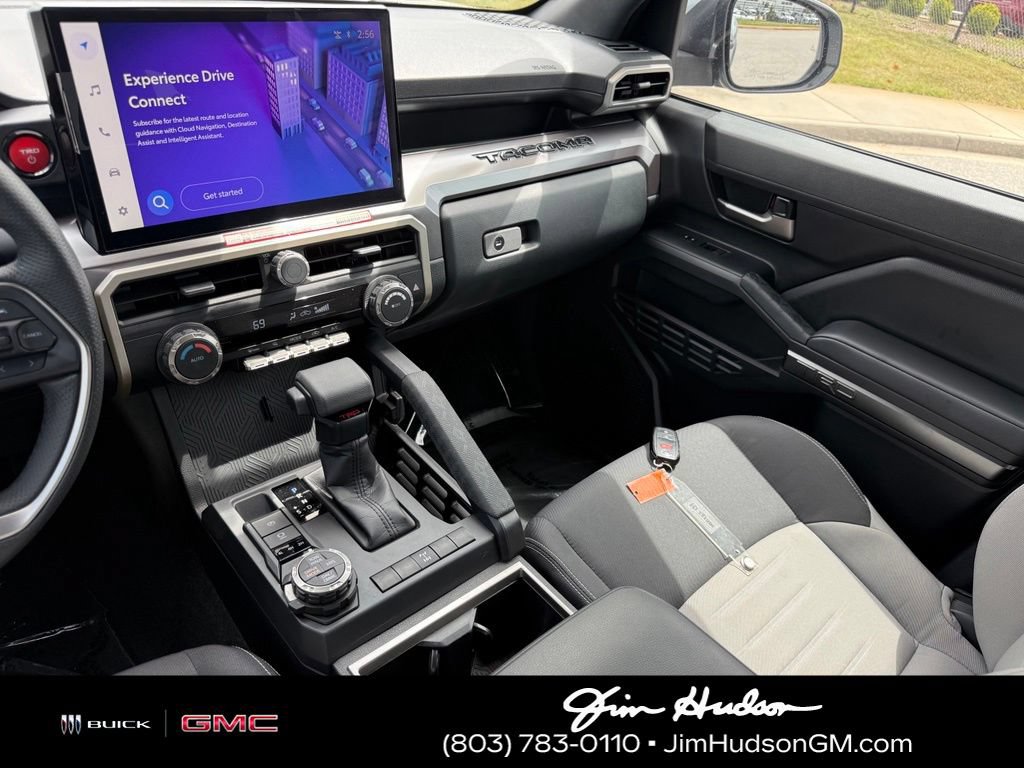 Used 2025 Toyota Tacoma TRD Off-Road AWD/4WD image 32