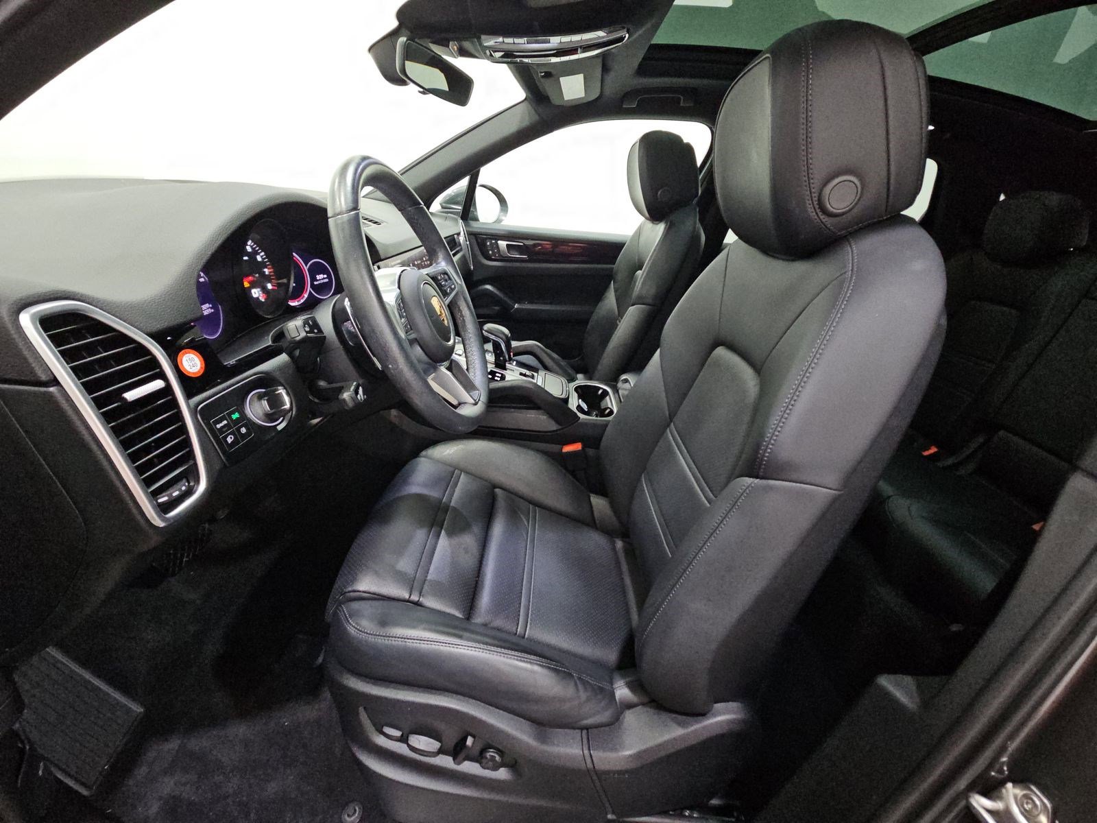 Used 2023 Porsche Cayenne AWD/4WD image 10