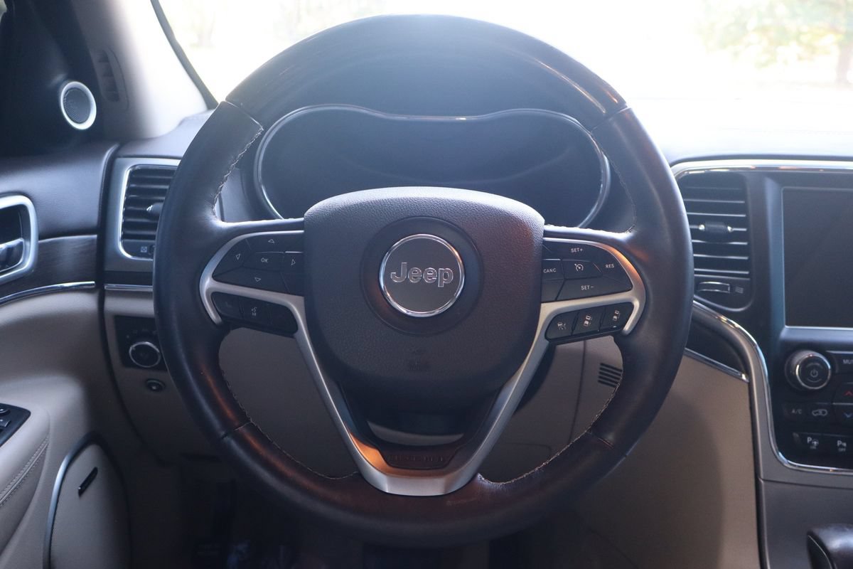 Used 2018 Jeep Grand Cherokee Overland AWD/4WD image 18
