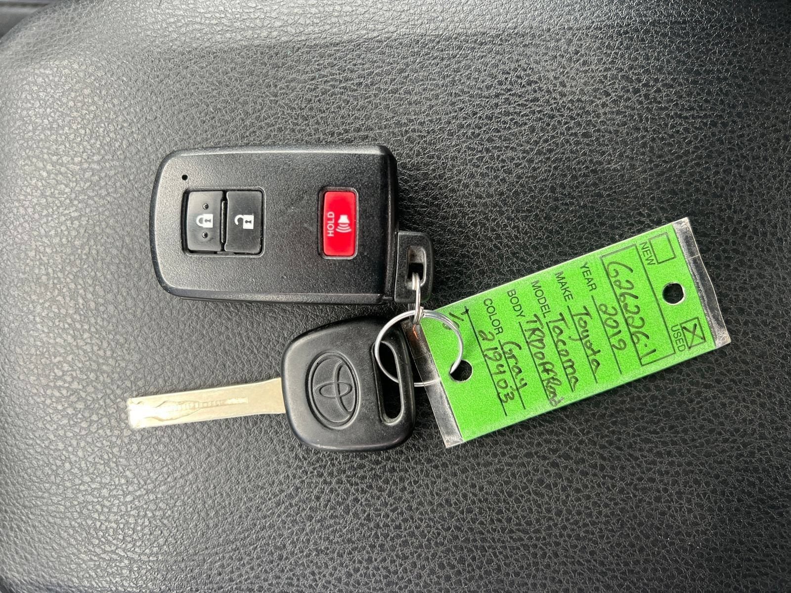 Used 2019 Toyota Tacoma TRD Off-Road AWD/4WD image 33