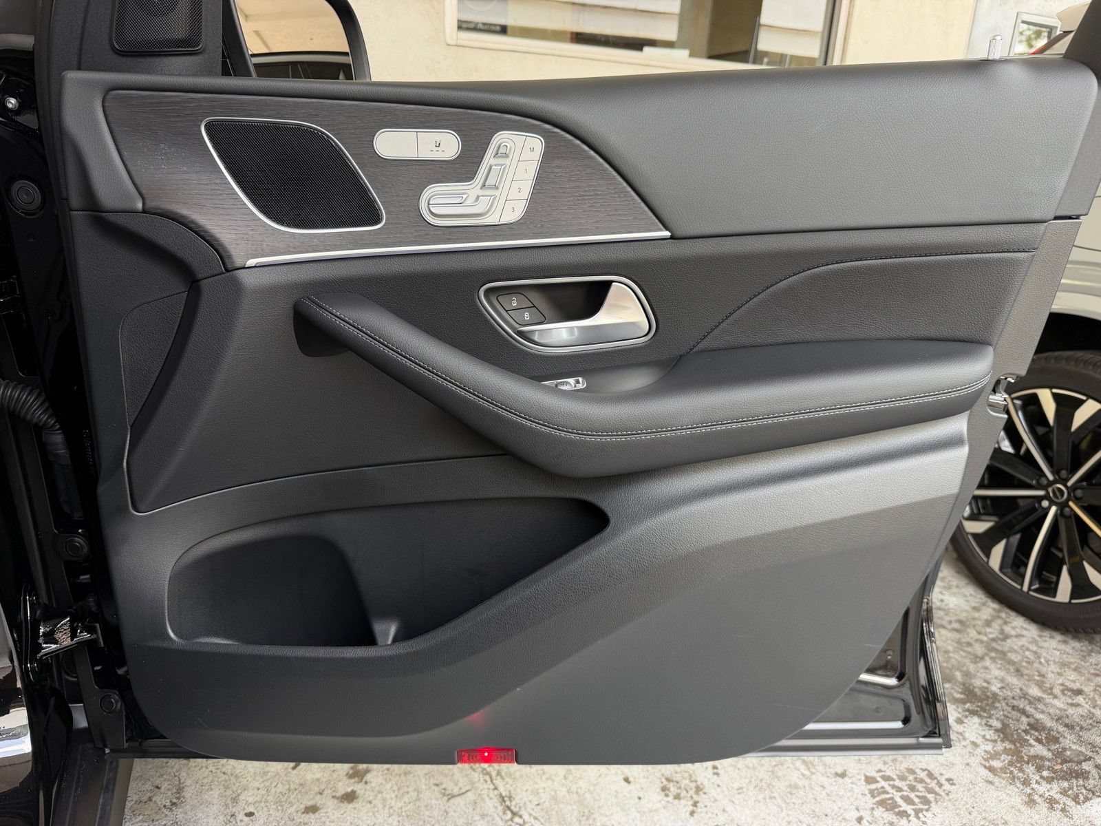 Certified 2025 Mercedes-Benz GLE 450 4MATIC image 23
