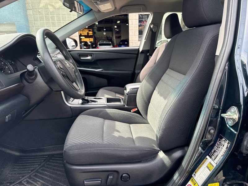 Used 2015 Toyota Camry LE FWD image 35