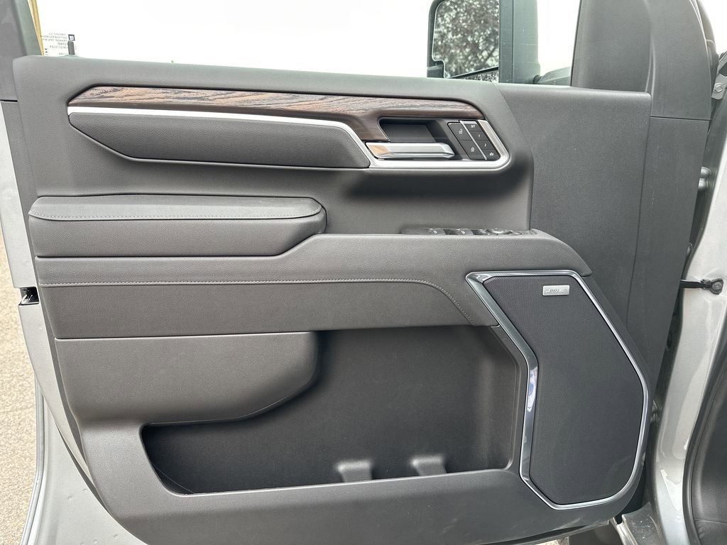 New 2025 GMC Sierra 3500 SLT image 6