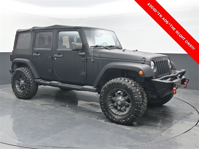 Used 2012 Jeep Wrangler Unlimited Sahara image 7