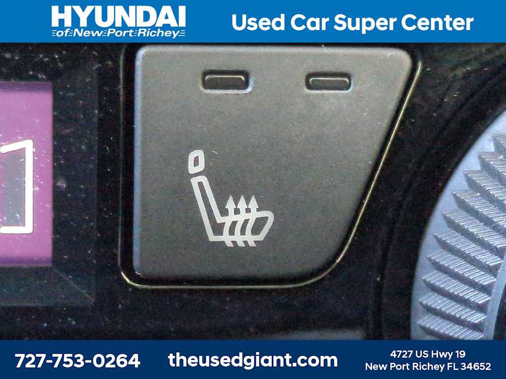 Used 2024 Nissan Kicks SR w/ SR Premium Package FWD image 23