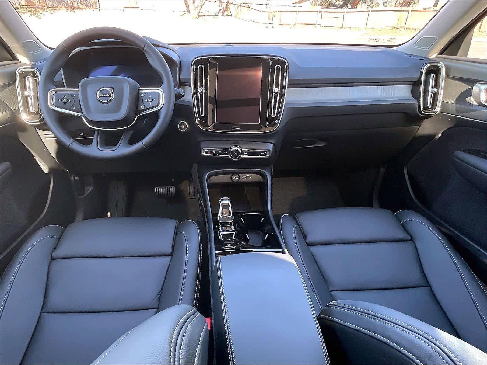 New 2026 Volvo XC40 B5 Plus w/ Protection Package Premier image 7