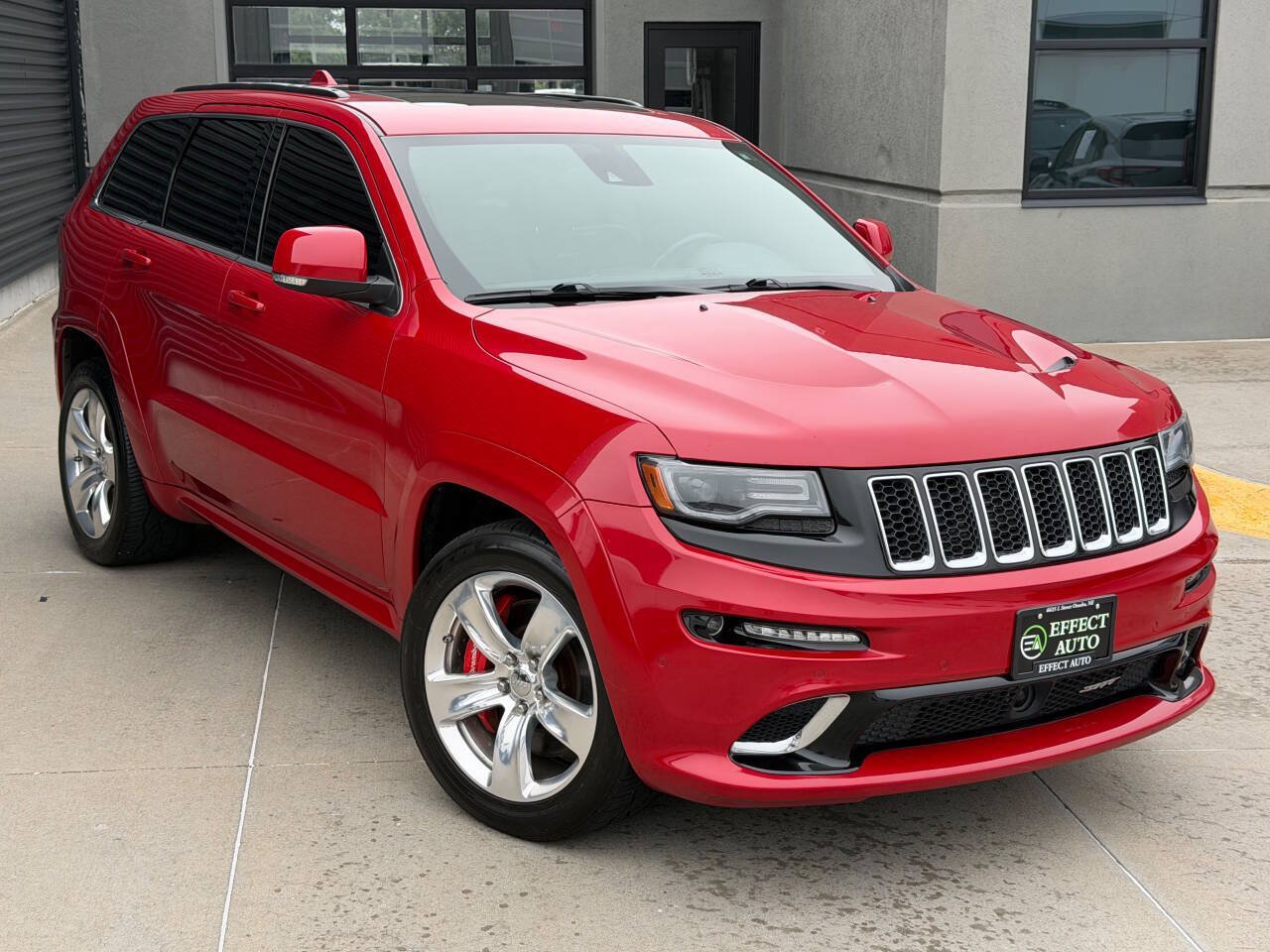 Used 2014 Jeep Grand Cherokee SRT8 w/ Luxury Group II AWD/4WD image 6