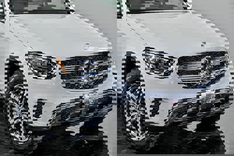 Used 2022 Mercedes-Benz GLC 300 4MATIC image 2