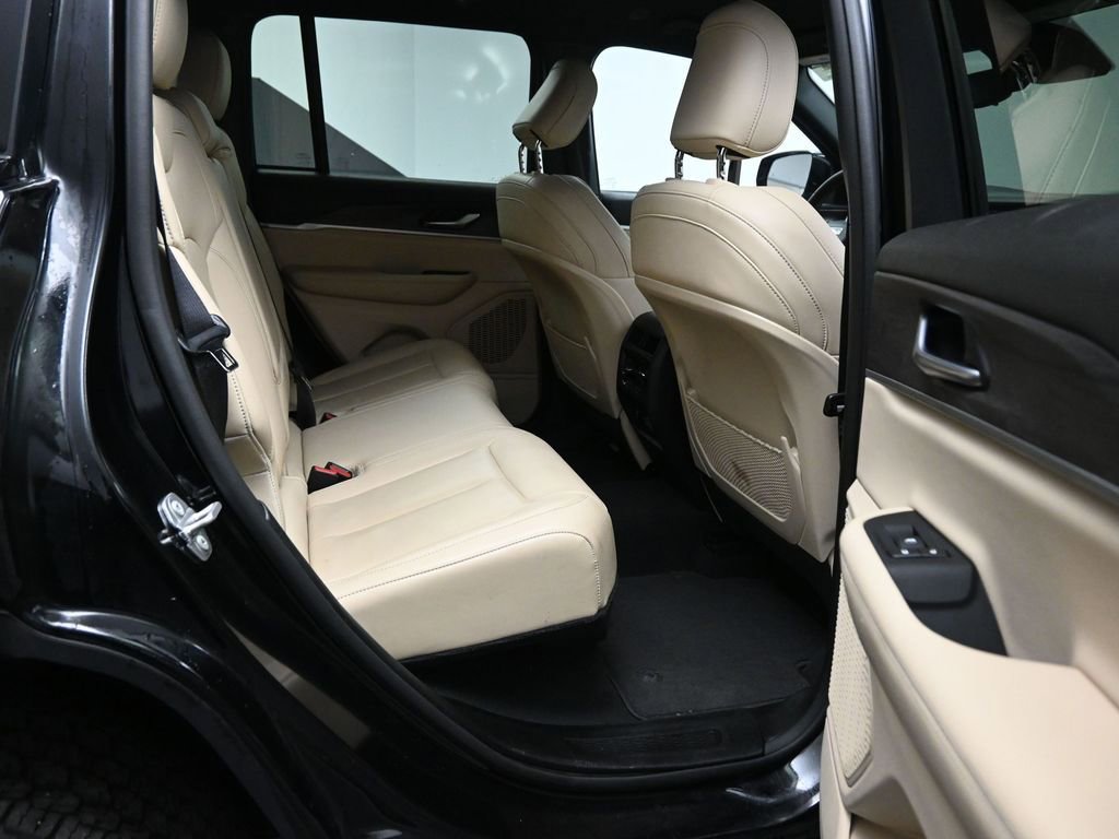 Used 2023 Jeep Grand Cherokee Limited AWD/4WD image 23