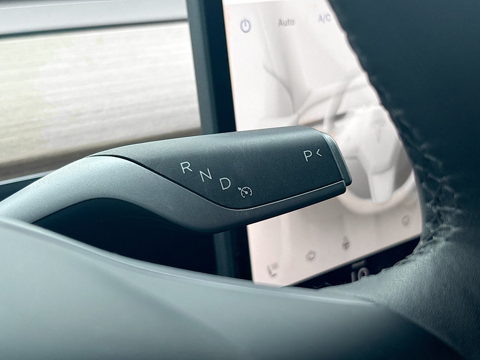 Used 2025 Tesla Model Y Long Range RWD image 16