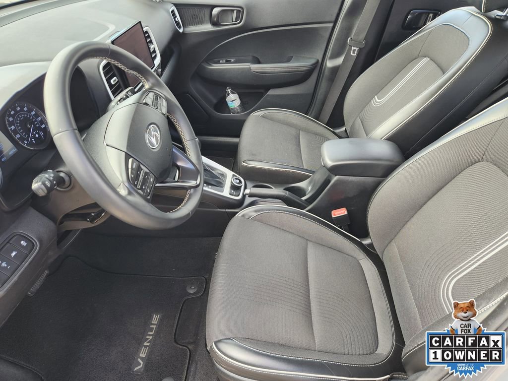 Used 2022 Hyundai Venue Limited w/ Cargo Package image 17