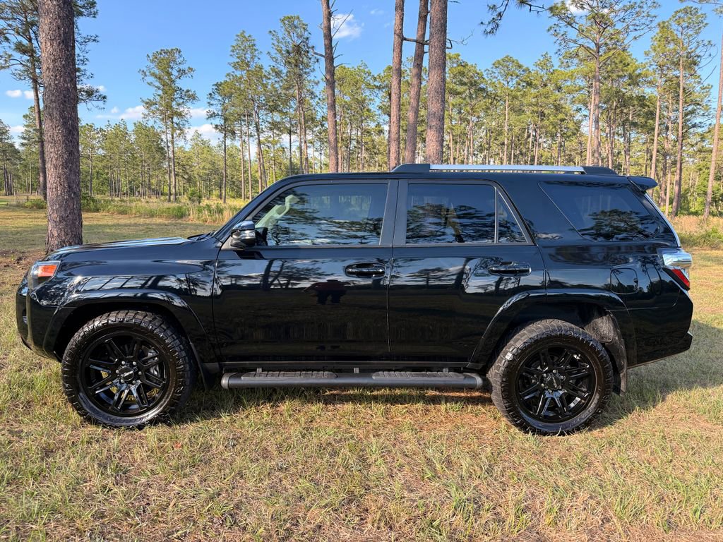 Used 2024 Toyota 4Runner SR5 Premium w/ Moonroof Package RWD image 2