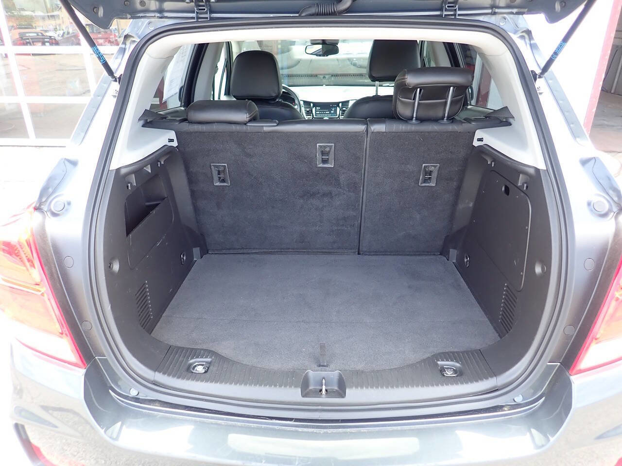 Used 2017 Chevrolet Trax LT w/ LT Convenience Package image 18