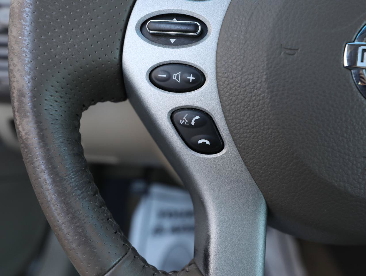 Used 2009 Nissan Altima 3.5 SE w/ Premium Pkg FWD image 22