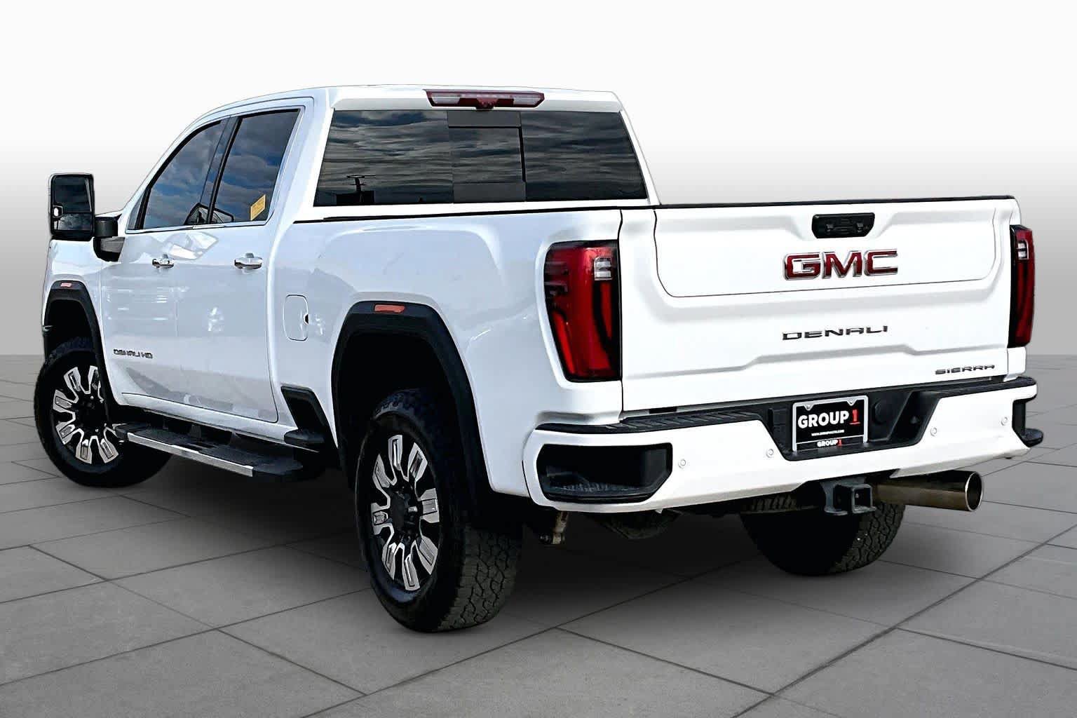 Used 2025 GMC Sierra 3500 Denali w/ Denali Reserve Package AWD/4WD image 12