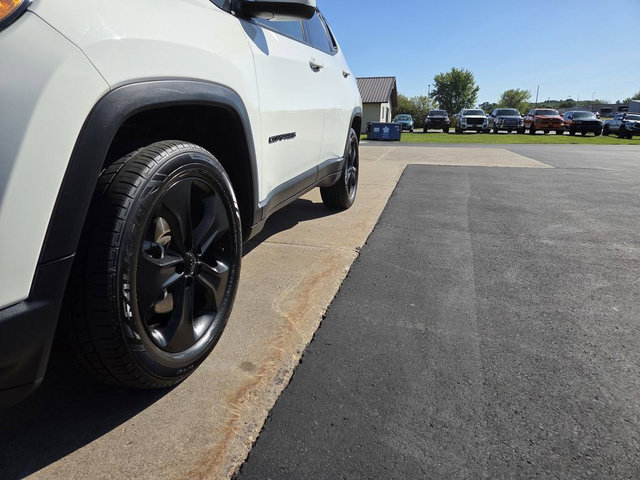 Used 2020 Jeep Compass Latitude AWD/4WD image 8